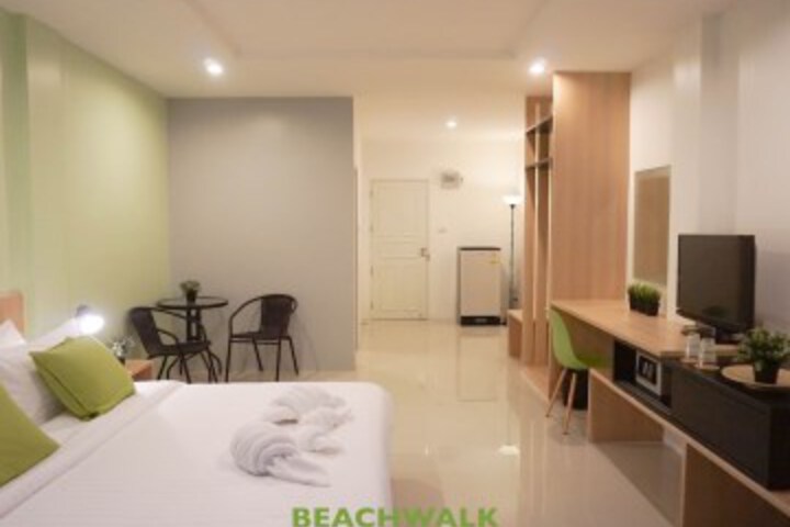 Malee Jomtien Room Service