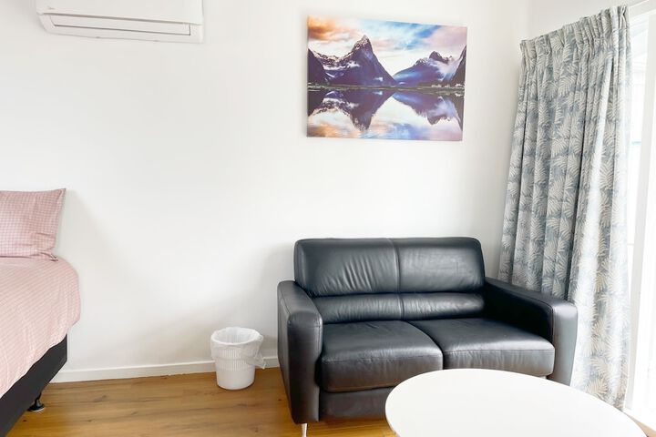 Room 6 of 35