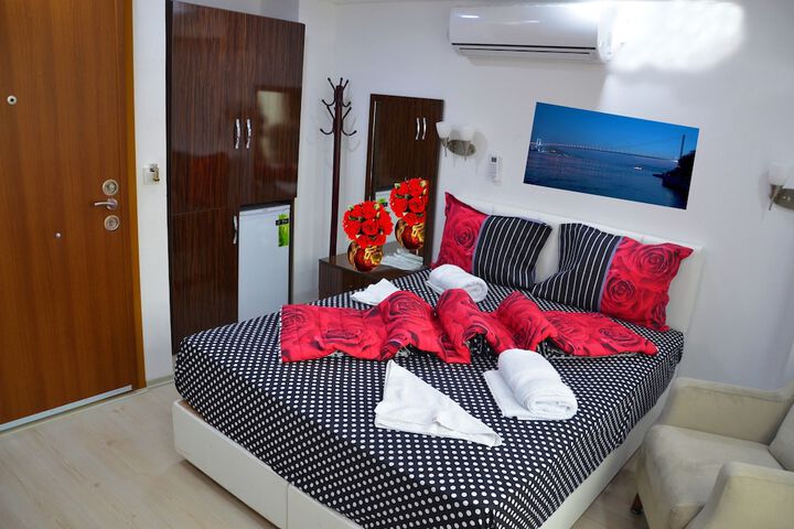 Room 6 of 35