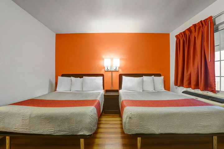 Deluxe Double Bed (5 of 14)