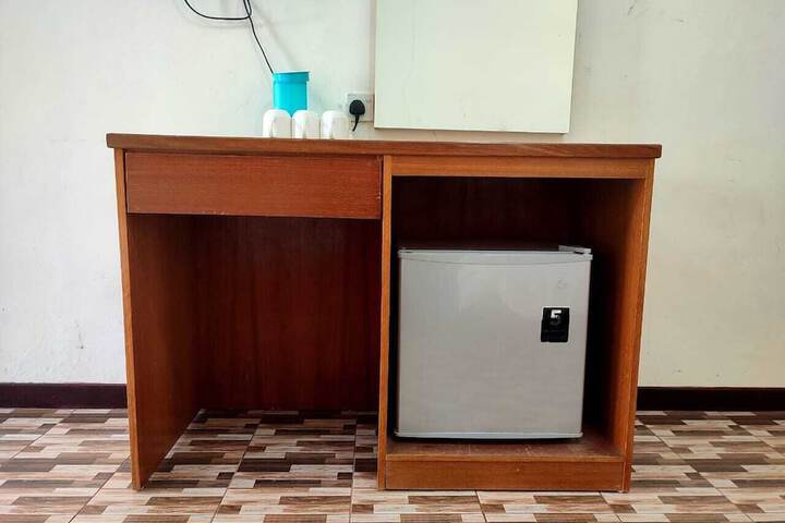 Room 17 of 34