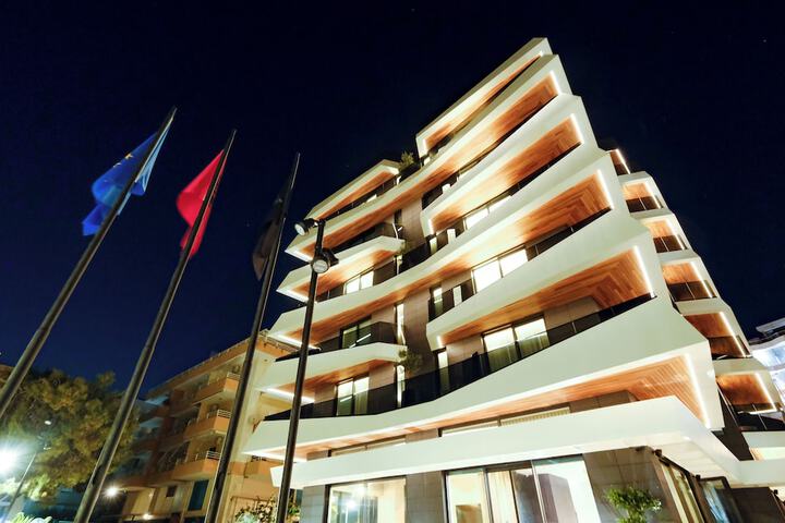 Hotel 32 of 33