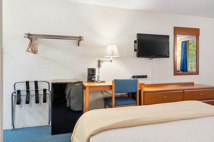 Room 21 of 40