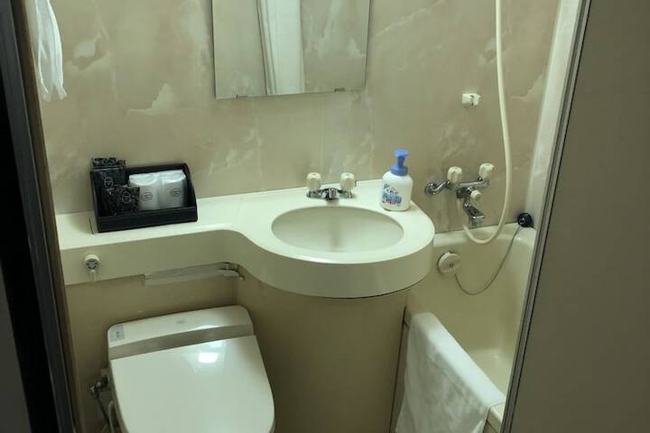 Room 52 of 160