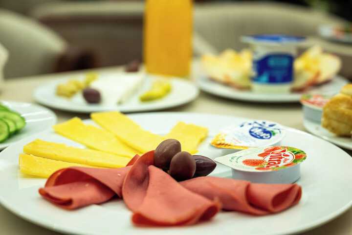 Breakfast/Coffee Service 36 of 44
