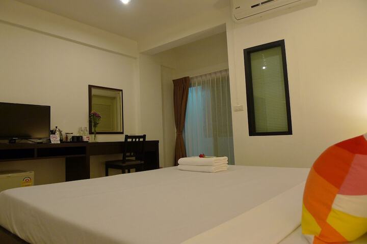 Room 3 of 10