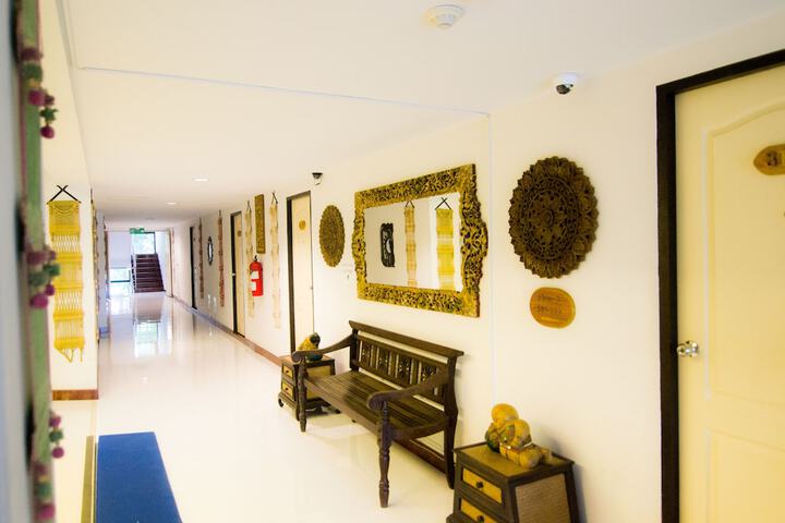 Ballroom/Hall 72 of 82