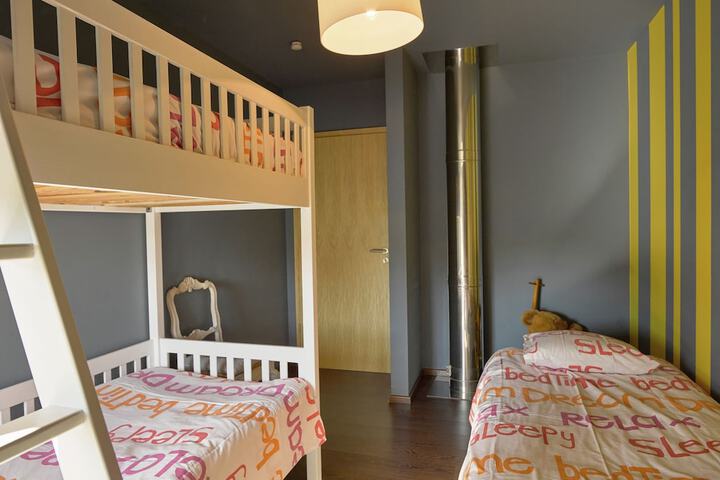 Room 4 of 39