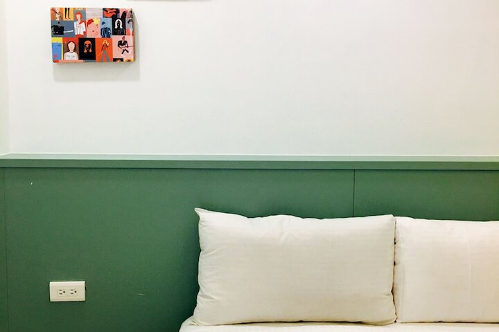 Room 2 of 31