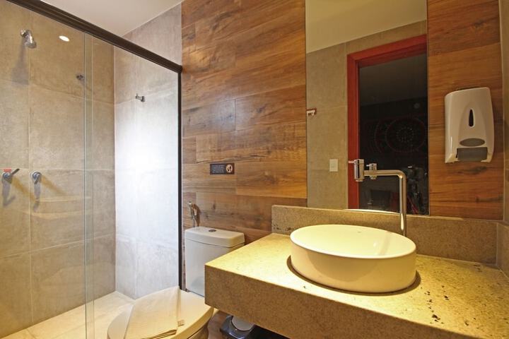 Room 28 of 46