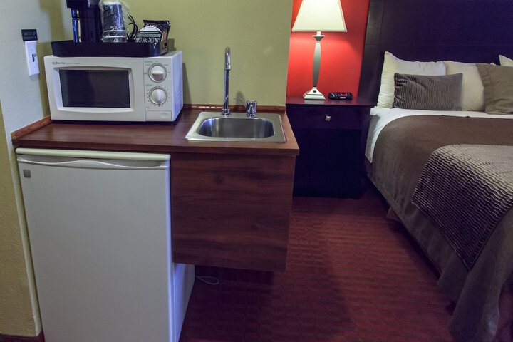 2 Queen Beds (6 of 9)