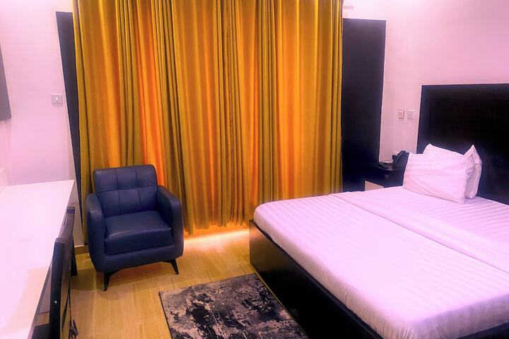 Room 39 of 66