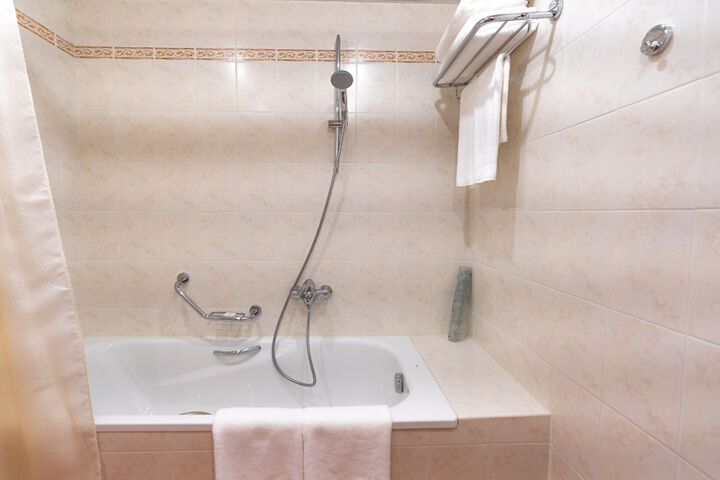 Room 50 of 219