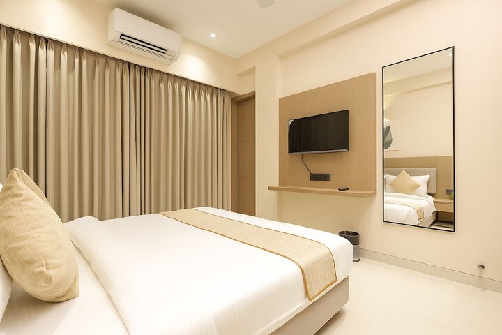 Room 9 of 16