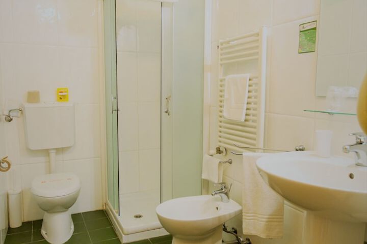 Room 35 of 82