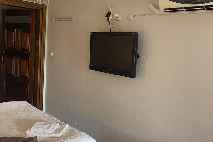 Room 9 of 113