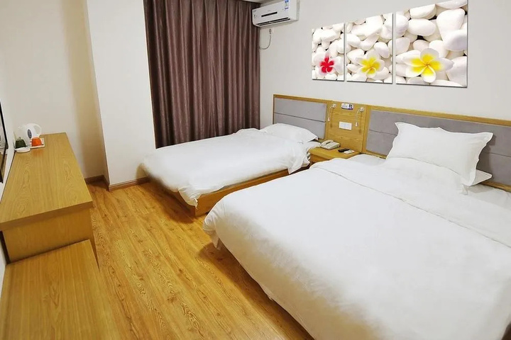 Room 4 of 14