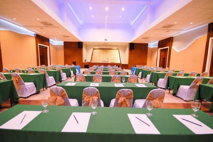 Ballroom/Hall 42 of 60