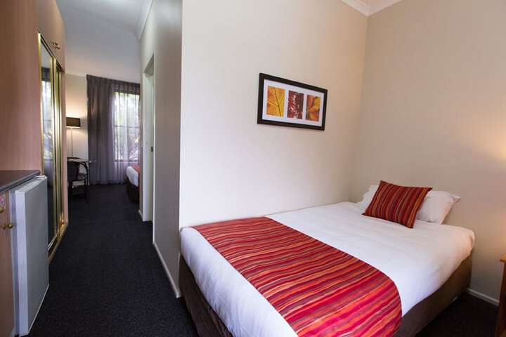 Room 11 of 34