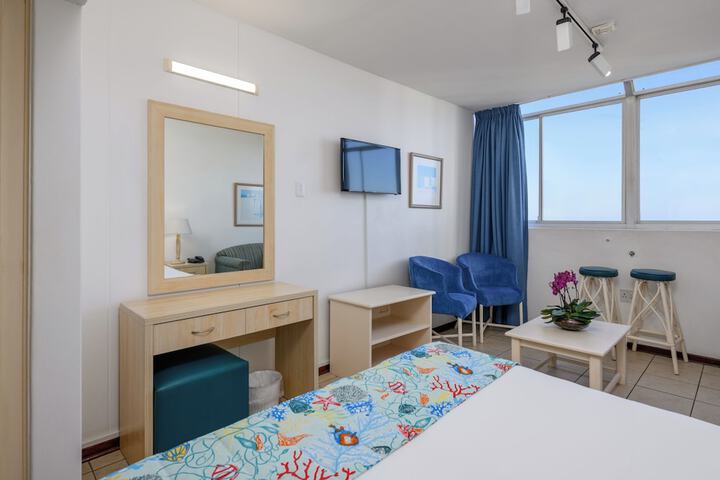 Room 8 of 71