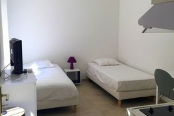 Room 129 of 200