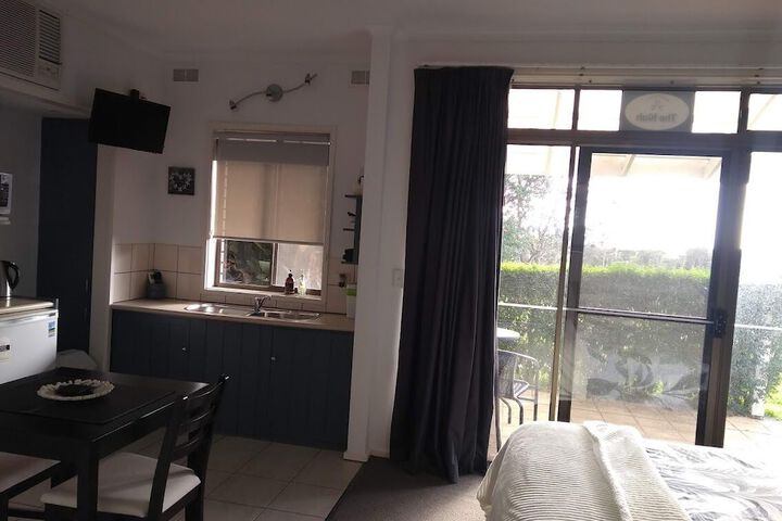 Room 4 of 32