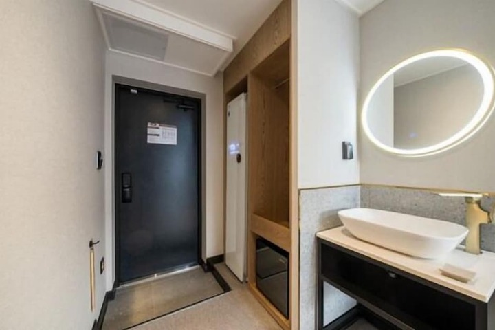 Room 36 of 67