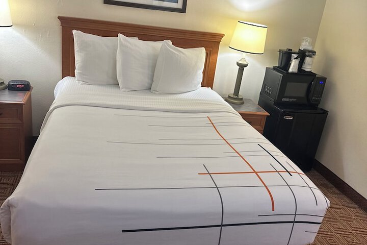 2 Double Beds (6 of 9)