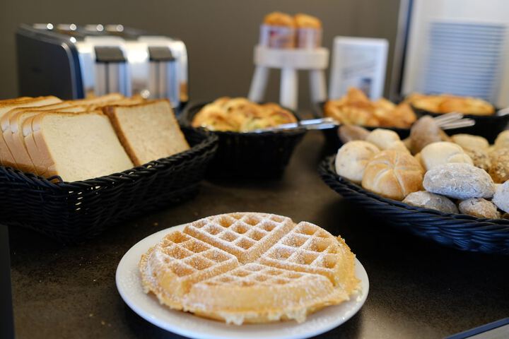 Breakfast/Coffee Service 59 of 83