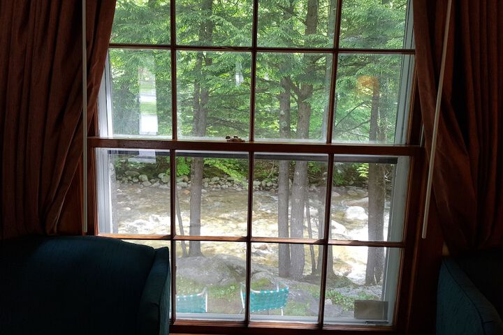 Basic 2 Queen Beds River View (5 of 17)
