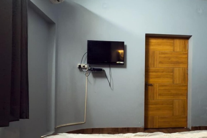 Room 6 of 20