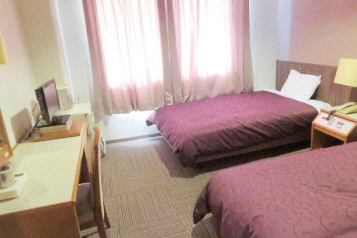 Room 5 of 17