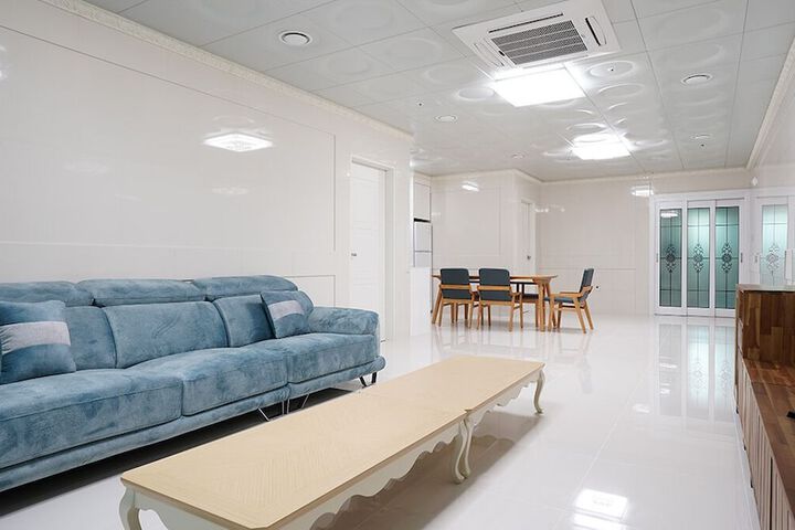 Room 8 of 25