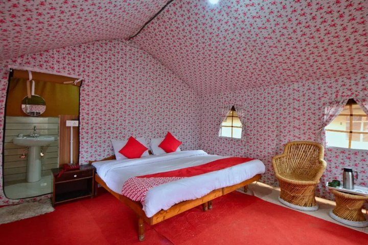 Room 4 of 14