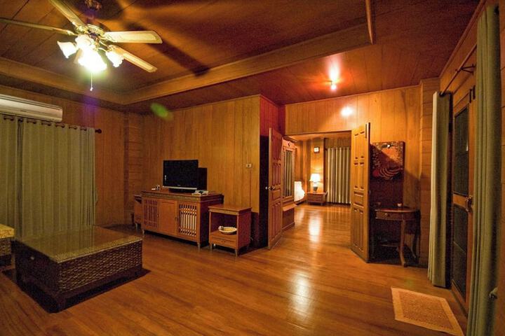 Room 30 of 79