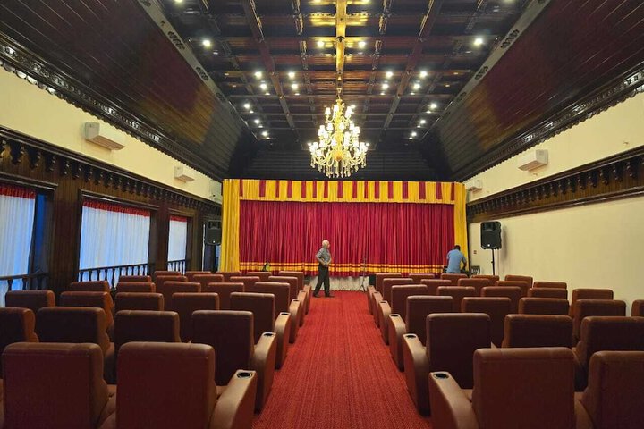 Ballroom/Hall 32 of 49