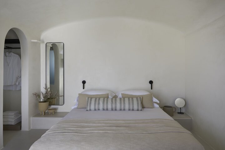 Room 5 of 100
