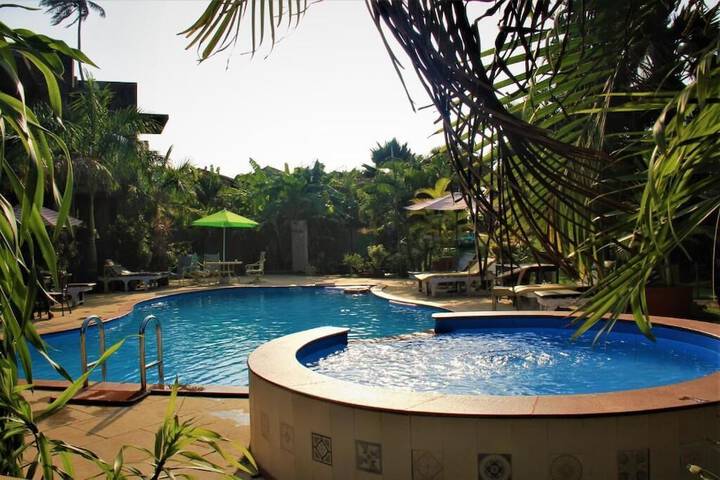 Pool 28 of 75