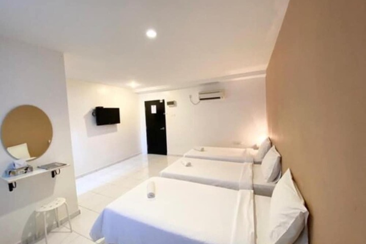 Room 14 of 27