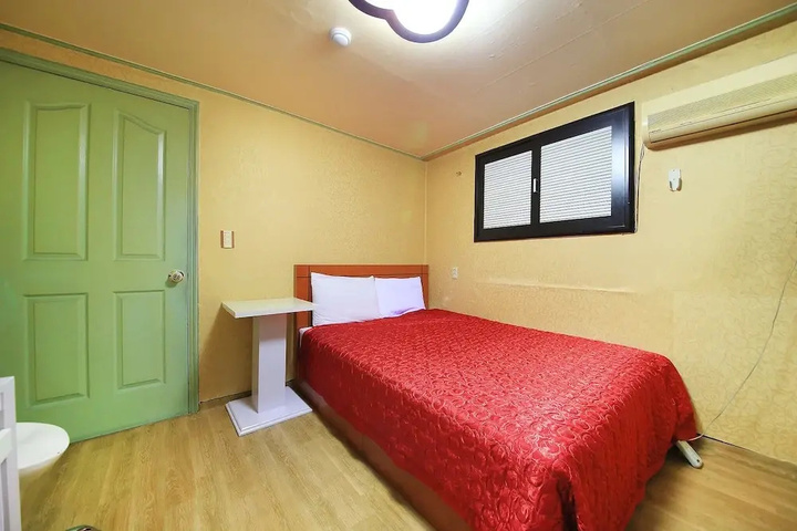 Room 2 of 13