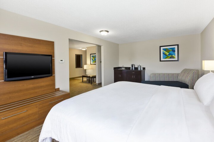 Room 5 of 40