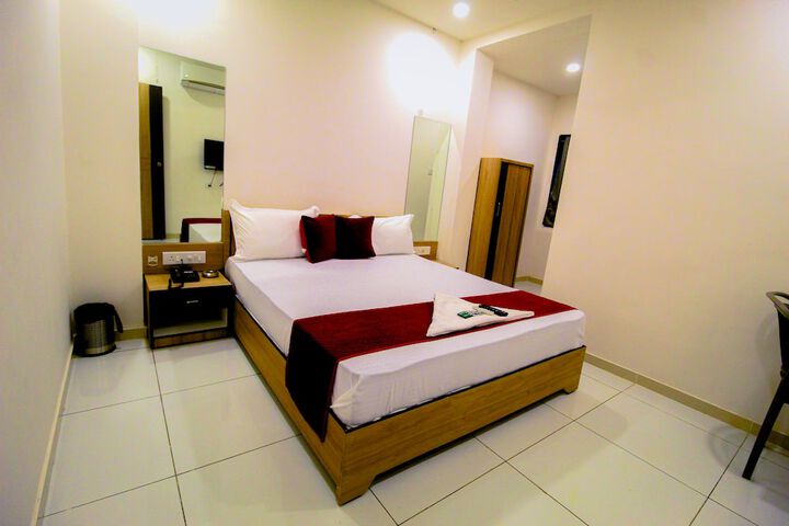 Room 16 of 40