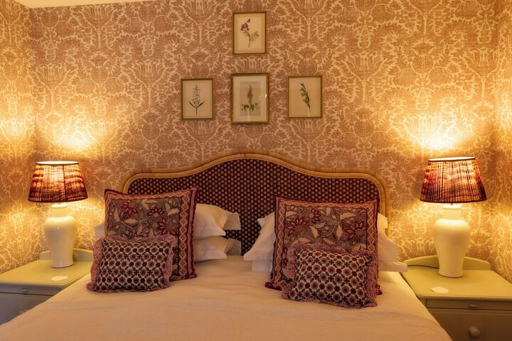 Room 15 of 37
