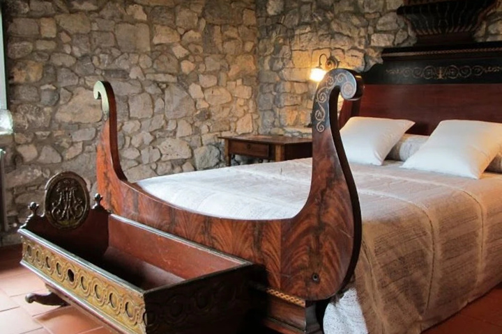 Room 5 of 20