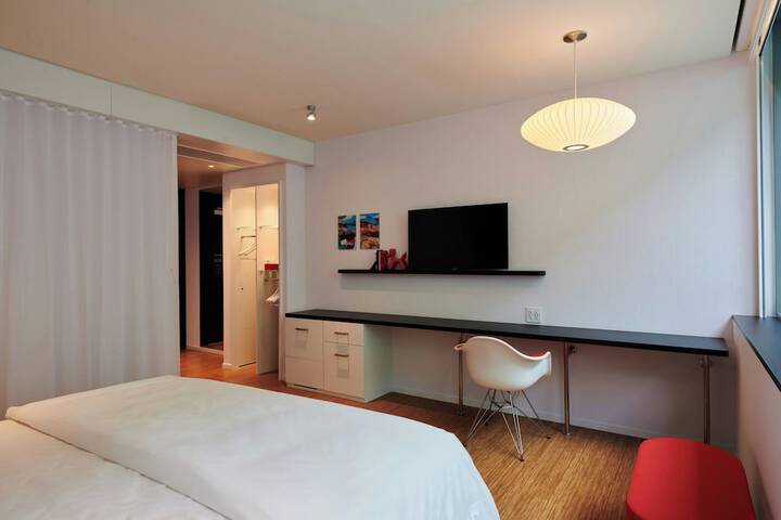 Room 21 of 66