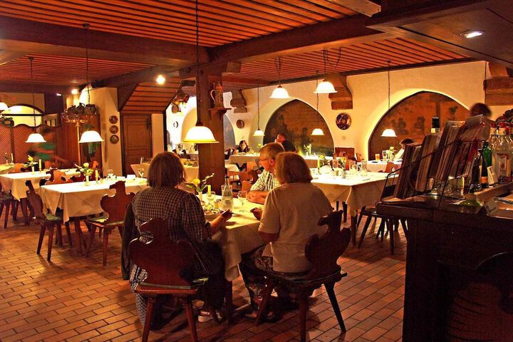 Dining 13 of 18