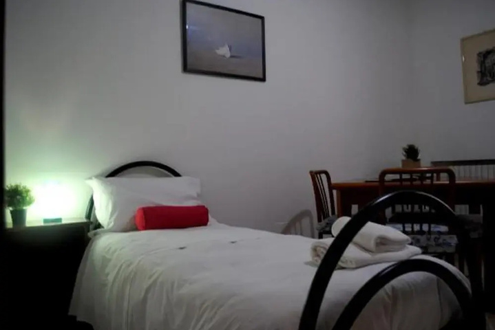 Room 3 of 10