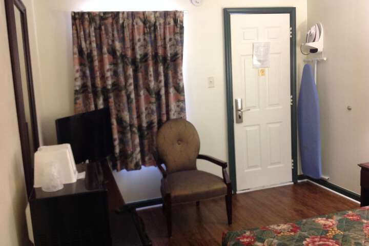 Room 12 of 19
