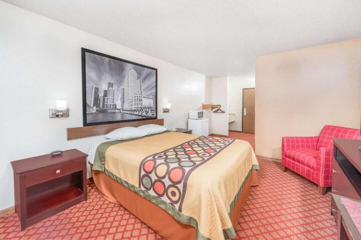 Queen Bed Accessible (3 of 13)