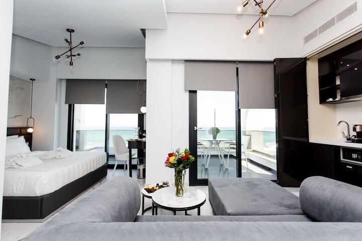 Room 2 of 48